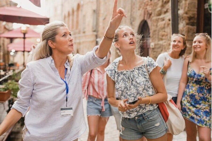 Venice: Highlights and Hidden Gems Guided Walking Tour - Starting at Campo S. Bortolomio, Then Getting Your Bearings Fast
