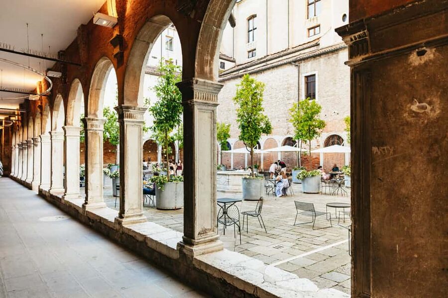 Venice: Highlights and Hidden Gems Night Walking Tour - Who This Tour Suits (and Who Should Skip It)