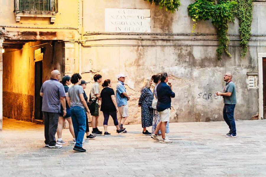 Venice: Highlights and Hidden Gems Night Walking Tour - Getting the Most From Your Night Walk