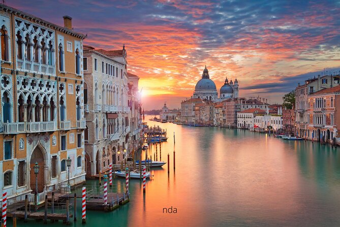 Venice Highlights Self Guided Scavenger Hunt and Walking Tour - What This Venice Scavenger Hunt Does Differently With Your Phone