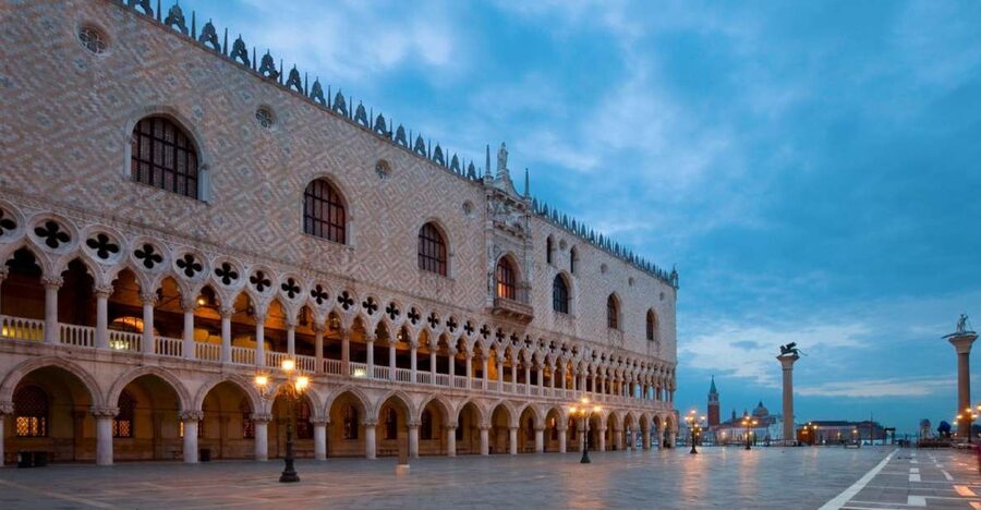 Venice: Highlights with Local Private Walking Tour & Gondola - Key Things I’d Book This For