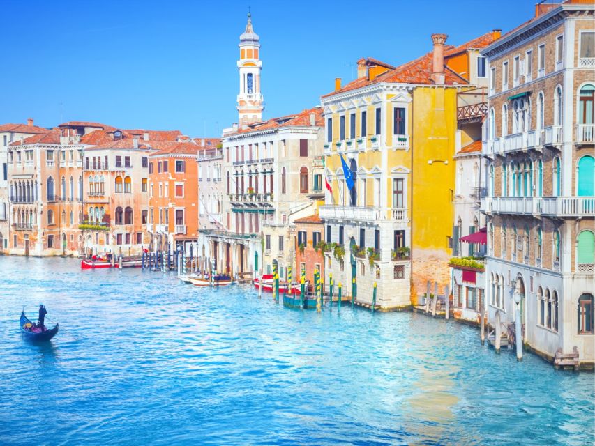 Venice: Highlights with Local Private Walking Tour & Gondola - Meeting Near the Central Train Station (and Finding Your Guide Fast)