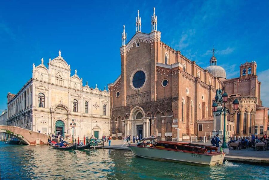 Venice: Historical Walking Tour and Doge's Palace - Practical walking and weather tips for a smoother day