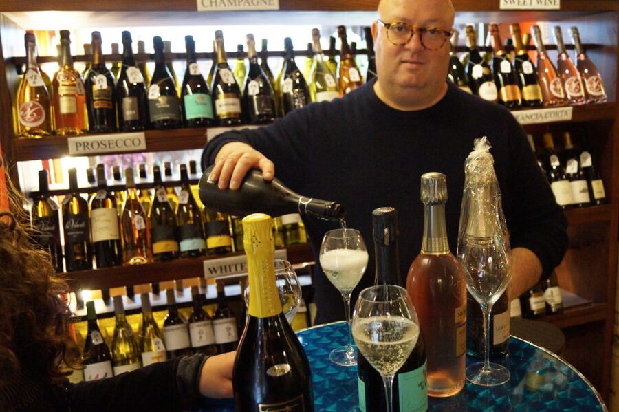 Venice: Italian Prosecco or Red Wine Tasting Expereince - A 40-minute plan that actually respects your time