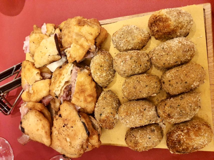 Venice: Jewish Ghetto and Cannaregio Food and Wine Tour - Gelato, coffee, and baked sweets, the non-negotiable comfort trio