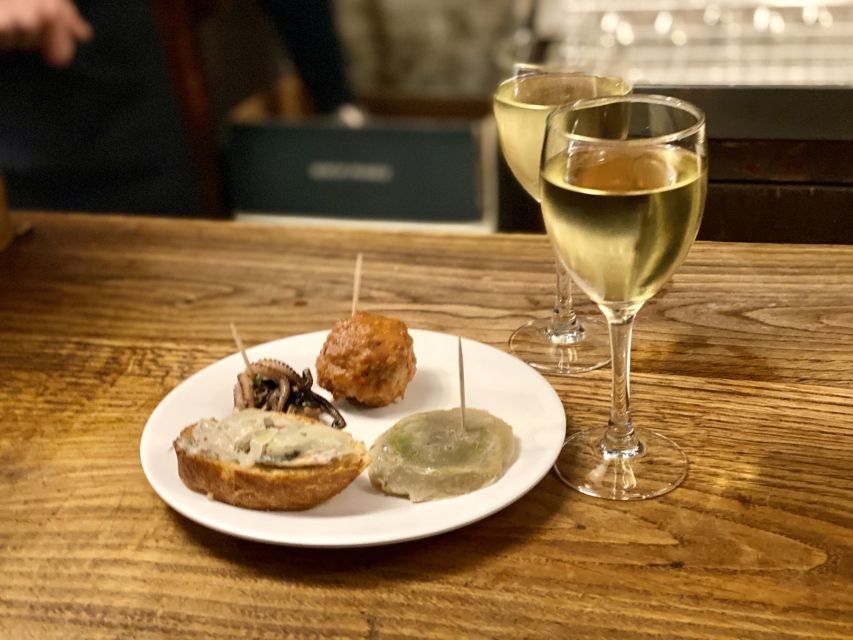 Venice: Jewish Ghetto and Cannaregio Food and Wine Tour - Starting at Gam Gam and getting oriented fast