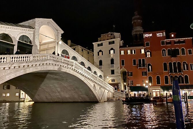 Venice Jewish Ghetto and Cannaregio Food, Wine, Sightseeing Tour - Yum Yum and the Cannaregio Tasting Pattern: Snacks, Wine, and Pace