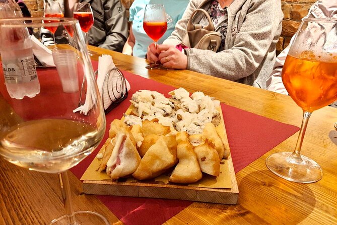 Venice: Jewish Ghetto & Cannaregio Area Food Tour: Pasta Wine Gelato and More! - Key points before you book