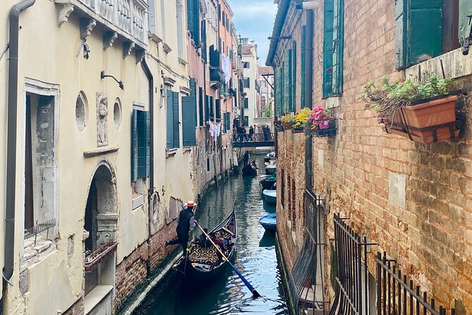 Venice: Jewish Ghetto & Cannaregio Area Food Tour: Pasta Wine Gelato and More! - How the Guide Changes Everything (Vanessa, Denys, and Danis)