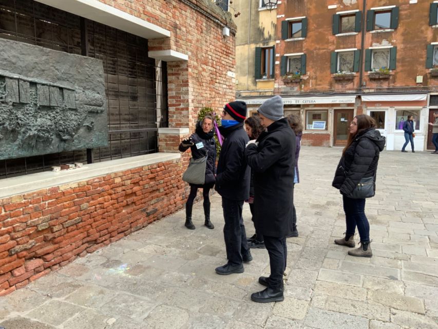 Venice: Jewish Ghetto Walking Tour with Synagogue Visits - Ghetto Nuovo and Ghetto Vecchio: learning the neighborhood by walking it