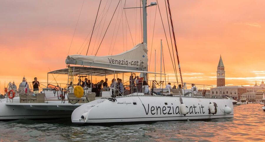 Venice: Lagoon Catamaran Tour with Classical Music & Drinks - A 90-Minute Lagoon Cruise With Classical Music Over Venice