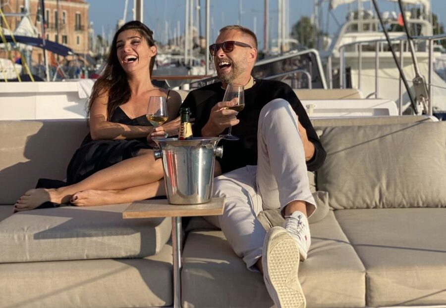 Venice: Lagoon Catamaran Tour with Classical Music & Drinks - Finding the Catamaran Near Via Garibaldi and Arsenal