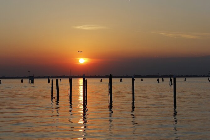 Venice Lagoon Private Boat Tour with Prosecco aperitif - Zattere departure: getting on board and finding the start