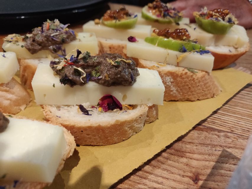 Venice: Local Fish Market With Cicchetti, Lunch, and Wine - Why Rialto is the right starting point for Venice eating