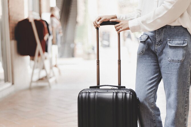 Venice Luggage Storage - The Real Risks to Plan For: Codes and Customer Support