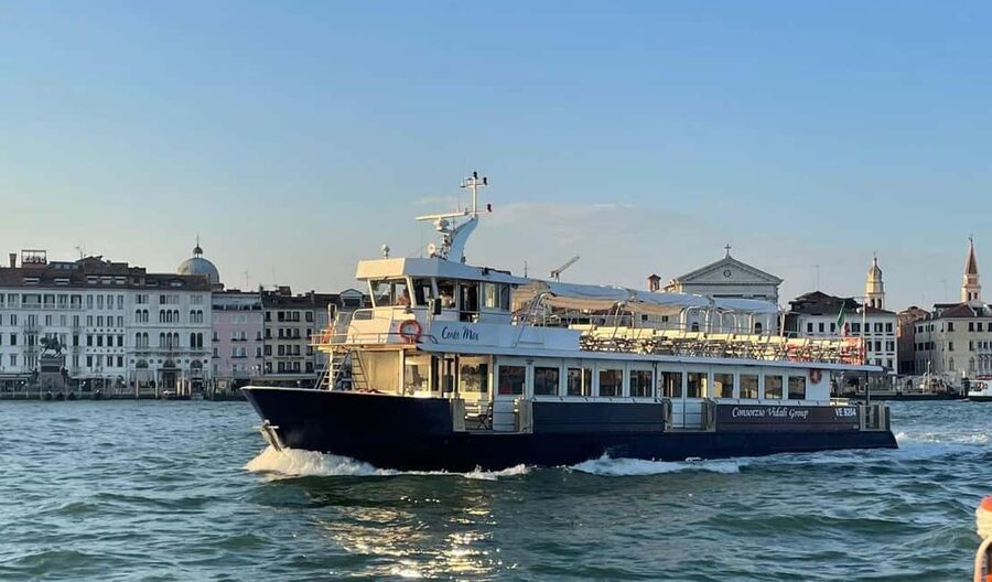 Venice: Murano and Burano Half-Day Lagoon Trip - The Lagoon Ride on a Gran Turismo Boat: Comfort Matters