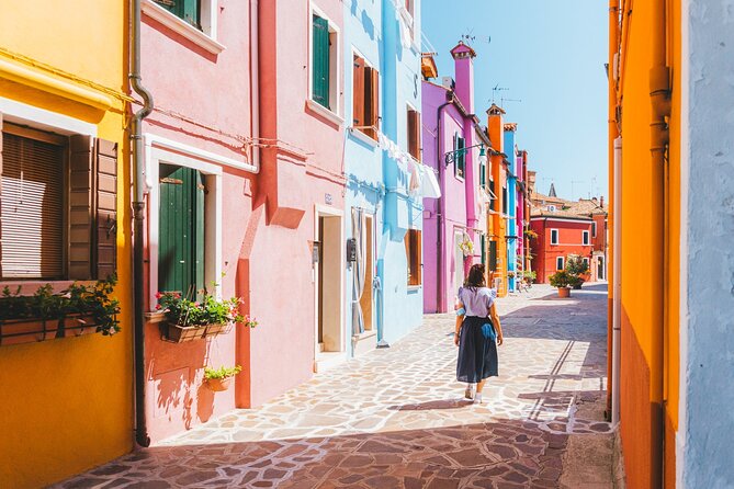 Venice: Murano & Burano Islands Tour with Optional Torcello Stop - Group size and the “how tour-like is it?” question