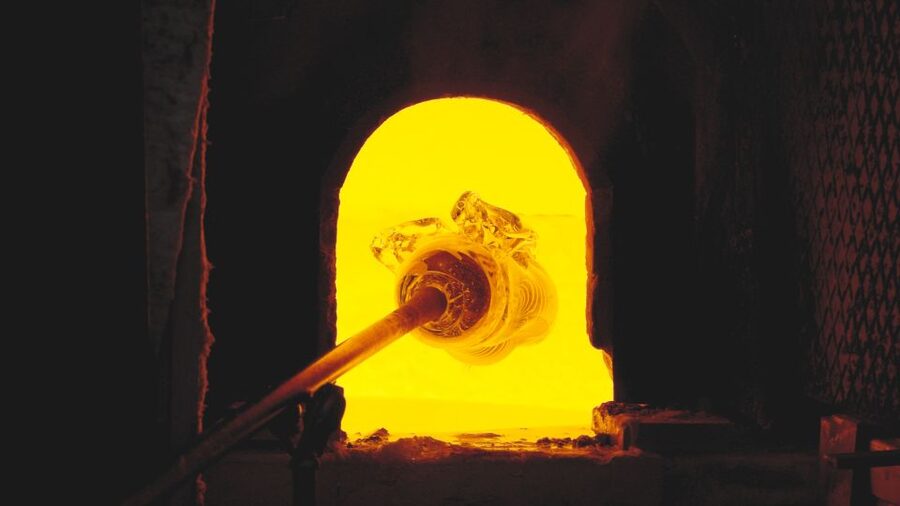 Venice: Murano Glass Factory Guided Tour with Prosecco - Inside the Gino Mazzuccato factory: what the 1-hour experience focuses on