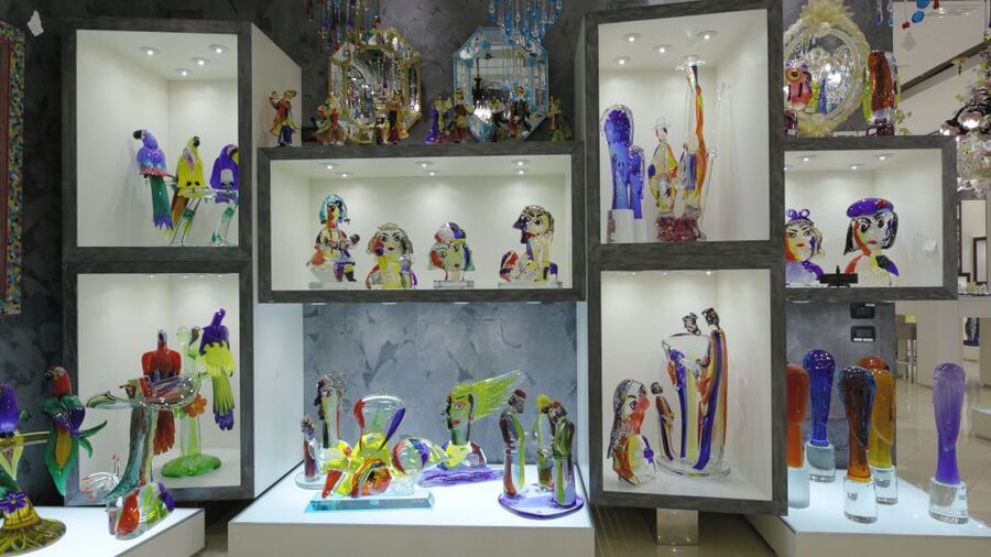 Venice: Murano Glass Factory Guided Tour with Prosecco - Prosecco and small bites: why the vibe feels relaxed, not touristy