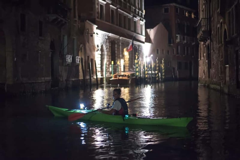 Venice: Night + Sunset Kayak Tour Kayak in the Canals - Why a Venice sunset kayak feels different from a sightseeing cruise
