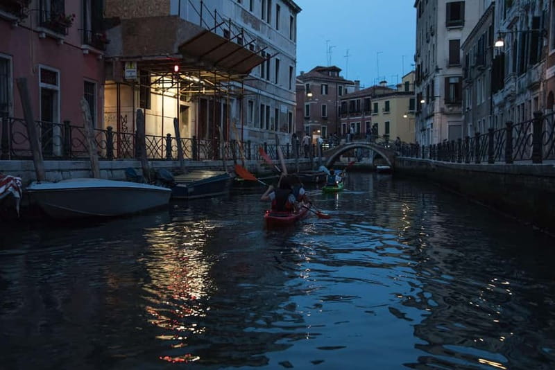 Venice: Night + Sunset Kayak Tour Kayak in the Canals - The 100-minute night route in Cannaregio: what you’ll actually do
