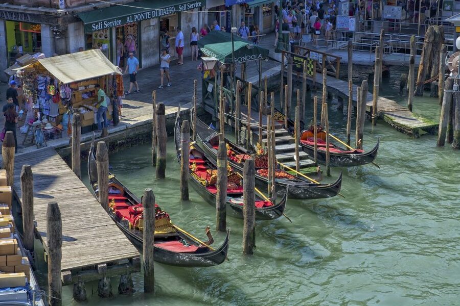 Venice: Off the Beaten Path Private Gondola Ride - Rialto Bridge, Rialto Market, and the city’s trading energy