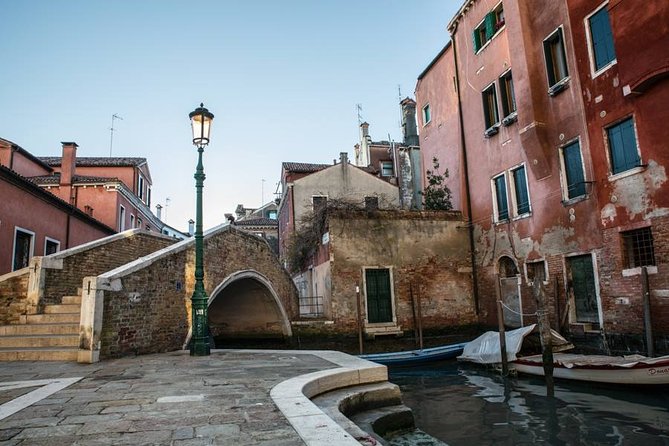 Venice Off the Beaten Path: Private Tour in Venice with a Local - Gondolas and the Squero: Where Craft Lives