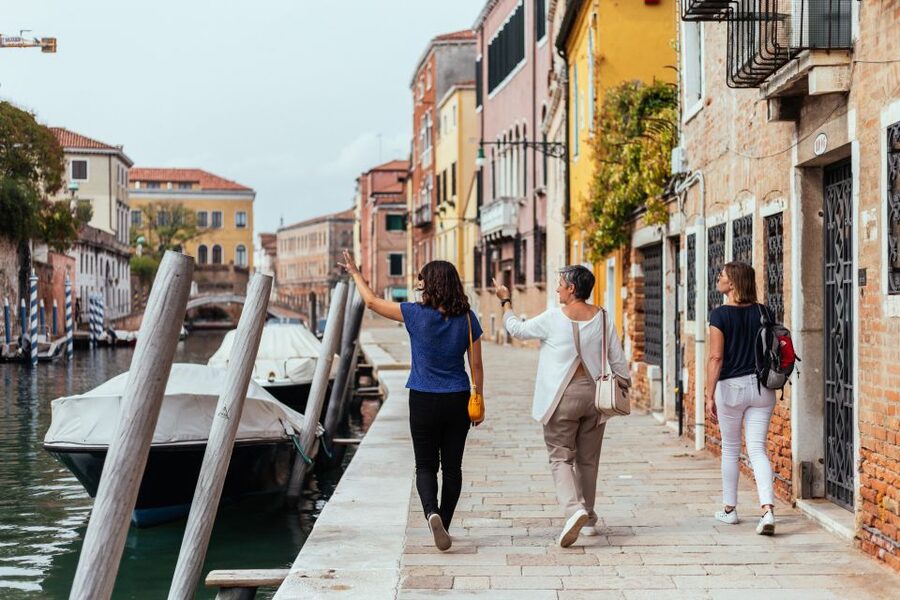 Venice: Off the Beaten Track Private City Tour - Key things you will notice on this Dorsoduro tour