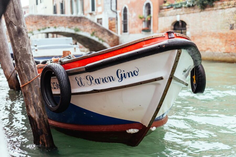 Venice: Off the Beaten Track Private City Tour - Street art and hidden architectural gems in the side streets