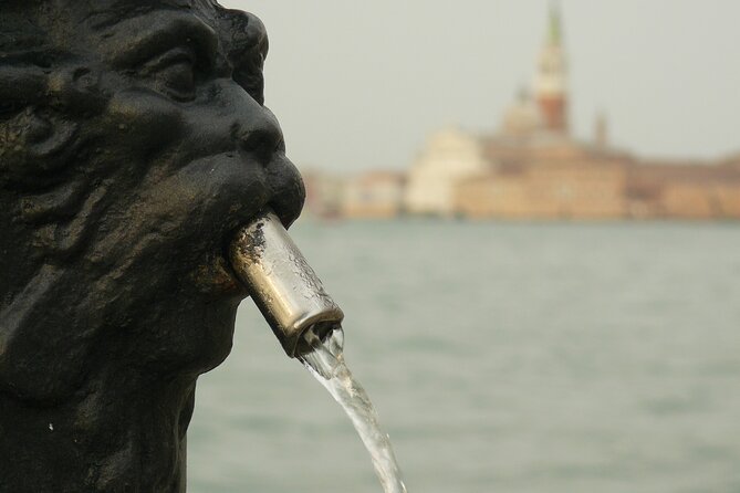 Venice Photography Walking Tour with Private Guide - Bridge of Sighs and the Venice lagoon at twilight