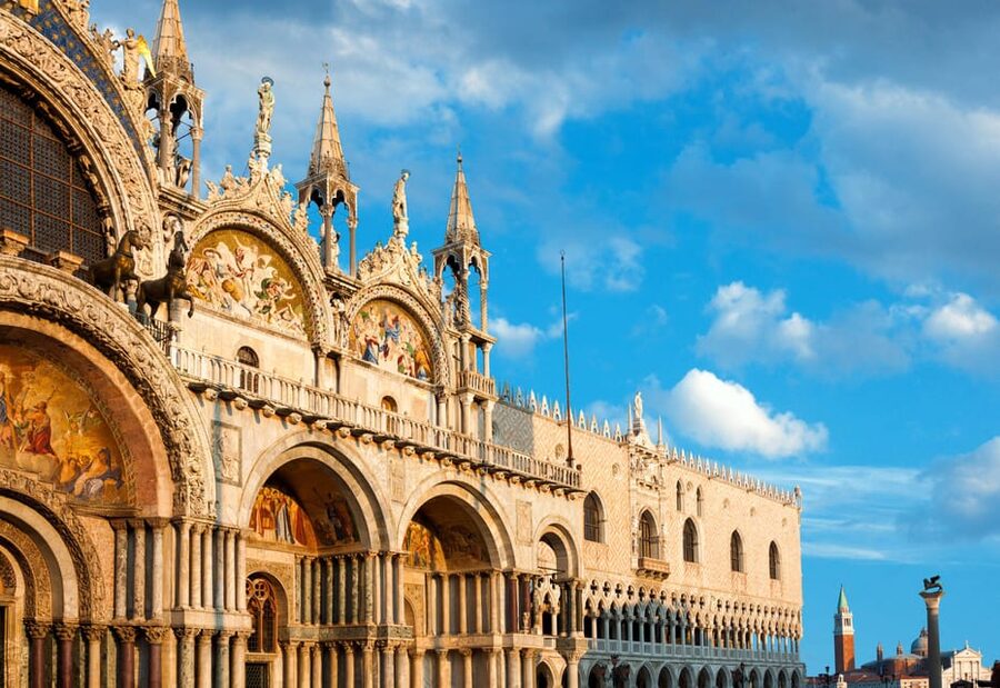 Venice: Priority Access to St. Mark's Basilica & Guided Tour - Byzantine wooden screen and saints: a detail that anchors the room