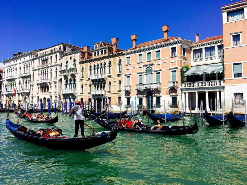 Venice: Private 2-Hour Walking Tour - Rialto Bridge: the classic crossing and the canal-street angle