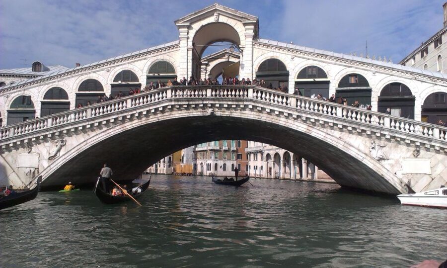 Venice: Private 2-Hour Walking Tour - Doge’s Palace, Bridge of Sighs, and the Grand Canal area