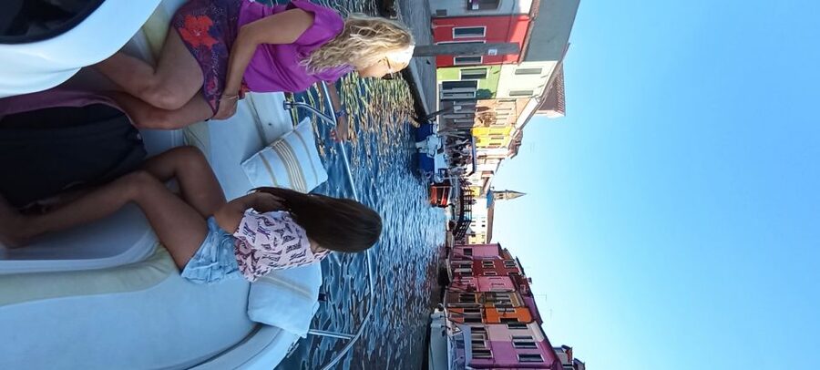 Venice: private boat tour to Murano, Burano, Torcello - Comfort, language, and what to expect from your guide