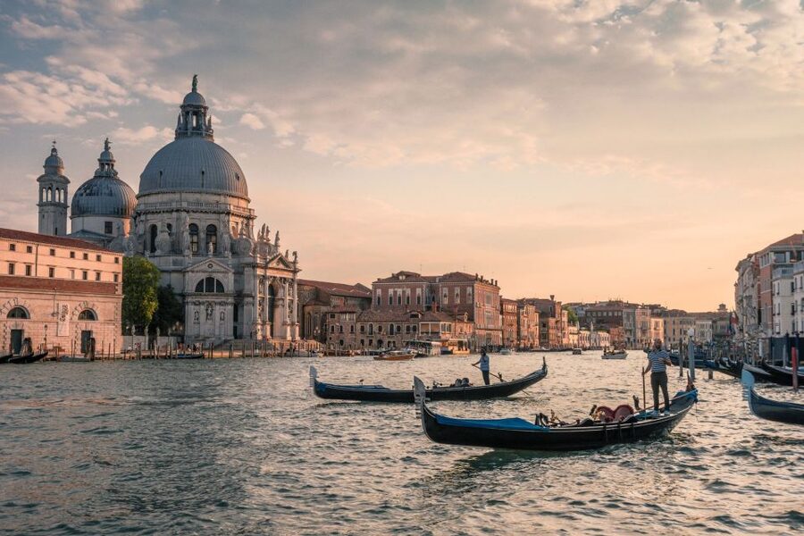 Venice : Private Custom Walking Tour with a Local Guide - Why A Private Custom Walking Tour Works So Well in Venice