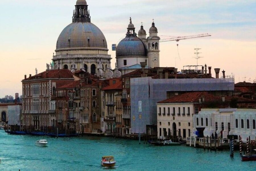 Venice : Private Custom Walking Tour with a Local Guide - What Your Guide Adds Beyond the Usual Sightseeing
