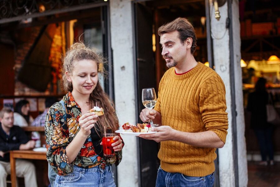 Venice: Private Evening Tour w/ Drinks & Bites in Cannaregio - Key things that make this tour worth your time