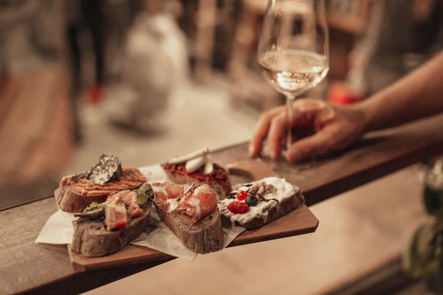 Venice: Private Evening Tour w/ Drinks & Bites in Cannaregio - Practical tips before you go