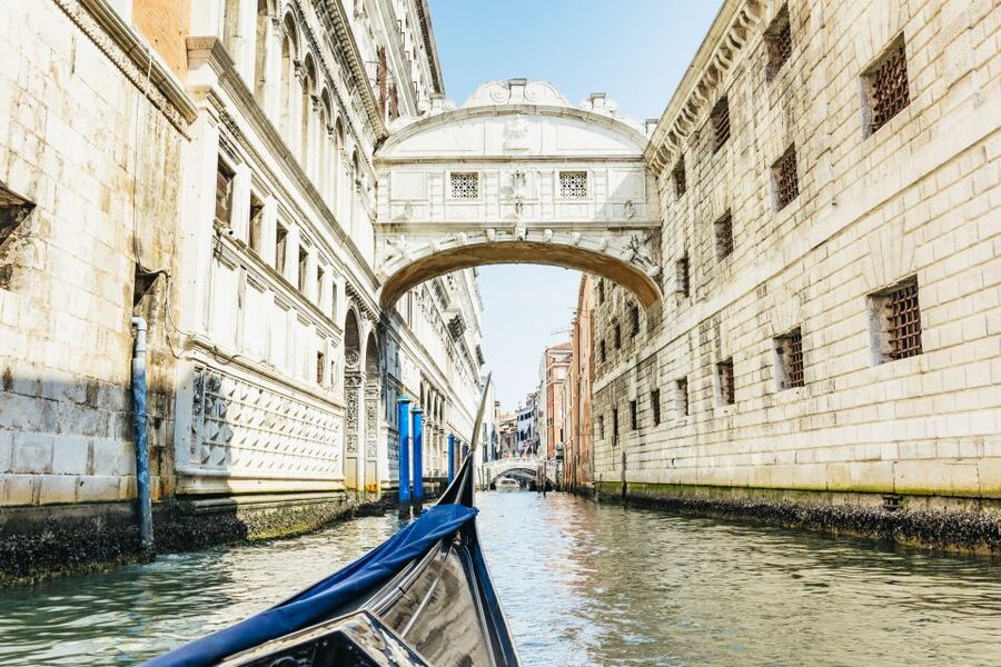Venice: Private Gondola Ride along Grand Canal - Self-Guided Audio: How to Not Feel Lost on Deck