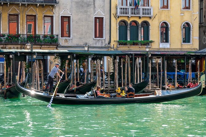 Venice Private Gondola Ride: Explore Hidden Canals and Sights - Early stops: Carmelite church, Palazzo Ca’ Zenobio, and the feel of local Venice