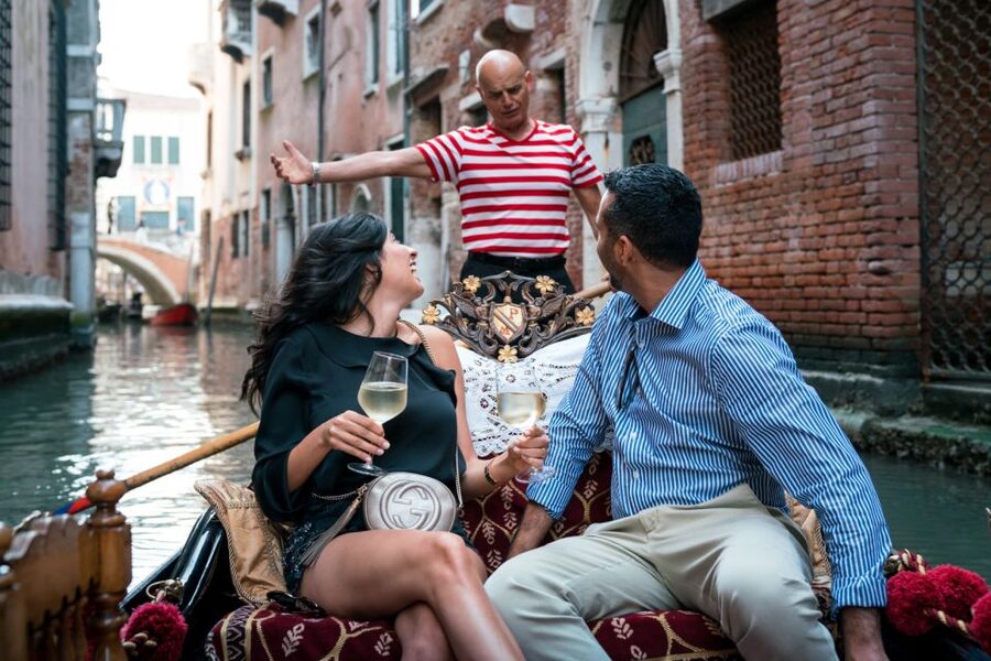 Venice: Private Gondola Ride with Photo Shoot - Should You Book This Private Gondola Ride With Photo Shoot?