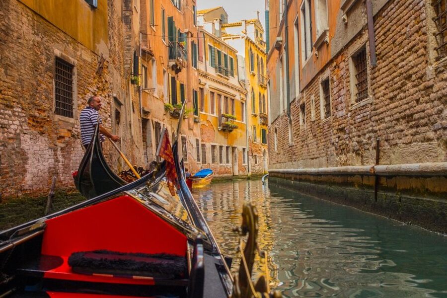 Venice: Private Gondola Tour - Grand Canal Glory: Mansions, Bridges, and the Iconic Glide