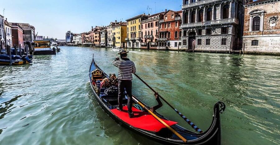 Venice: Private Grand Canal Gondola Ride from Rialto - Rialto Bridge, Ca’ d’Oro, and Frari Church from the canal