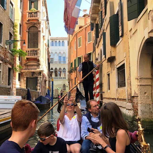 Venice: Private Grand Canal Gondola Ride from Rialto - Price and value: when $283.21 makes sense