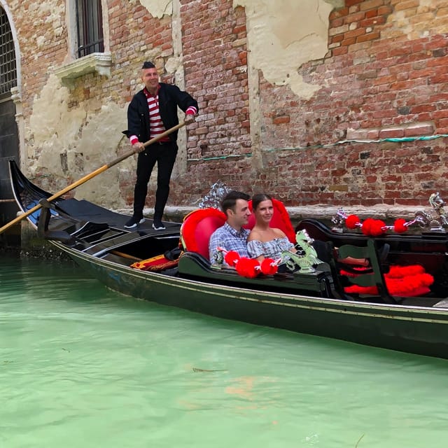 Venice: Private Grand Canal Gondola Ride from Rialto - What to expect from the “guide” component (and how to set your expectations)