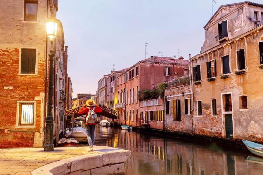 Venice: Private Local Highlights & Hidden Gems Tour - Tre Archi: A Different Neighborhood Mood From the Early 1800s