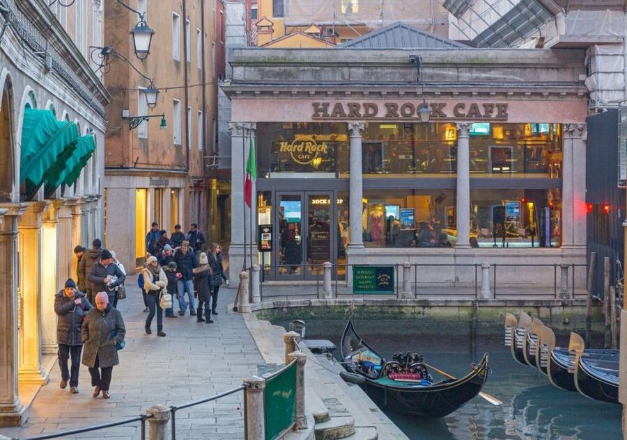 Venice: Private Local Highlights & Hidden Gems Tour - The Local Market and the Jewish Ghetto on the Same Walk