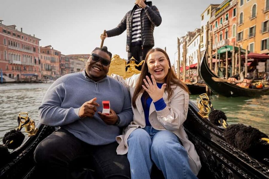 Venice: Private Photoshoot In Gondola - Why a private Venice gondola photoshoot is worth it