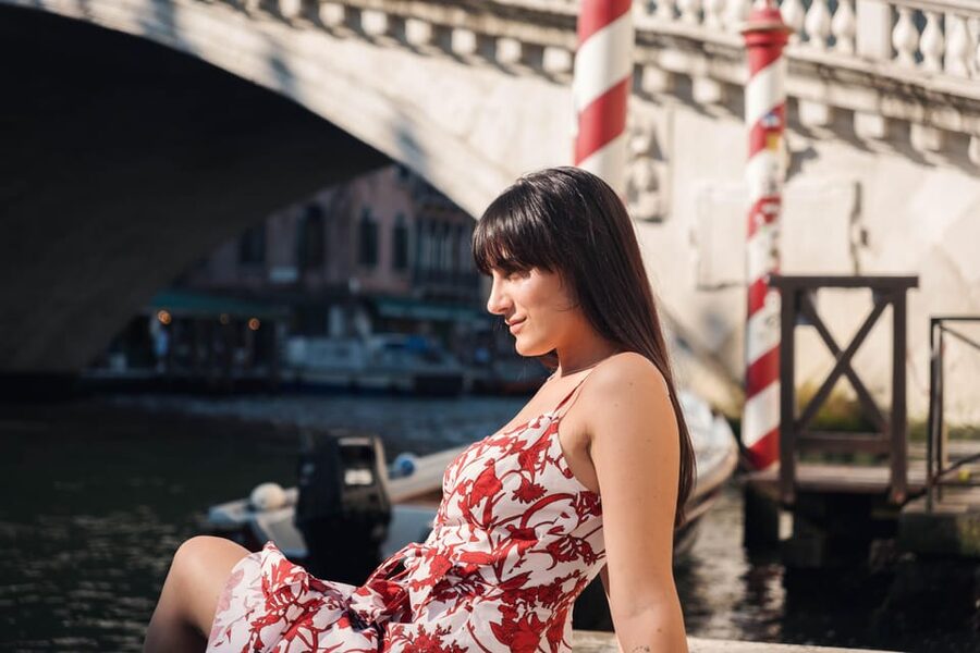 Venice: Private Professional Photoshoot - Rialto Bridge - Mercato di Rialto: the fish market stop that adds texture