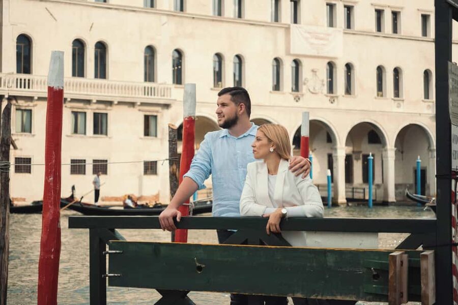 Venice: Private Professional Photoshoot - Rialto Bridge - Edited photos in 72 hours, plus downloads in high resolution